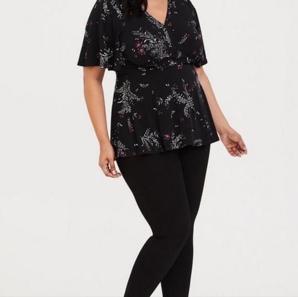 Torrid Studio Knit V-Neck Flutter Sleeve Peplum Top Size 00 in Black/Purple - Picture 2 of 8